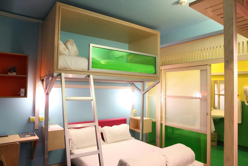 Hotel Exquis Paris Exterior photo